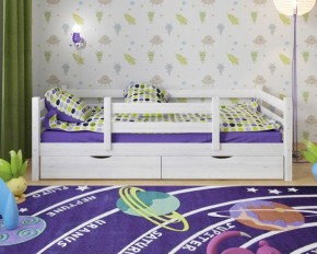 Детская кровать из массива березы Соня-5 (Белый/Лак) в Новоуральске - novouralsk.ok-mebel.com | фото